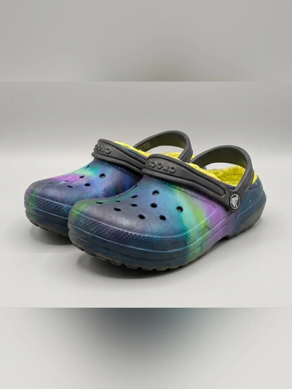 CROCS Kids Tie-Dye Fuzzy Lined Clog in Blue, Green & Purple